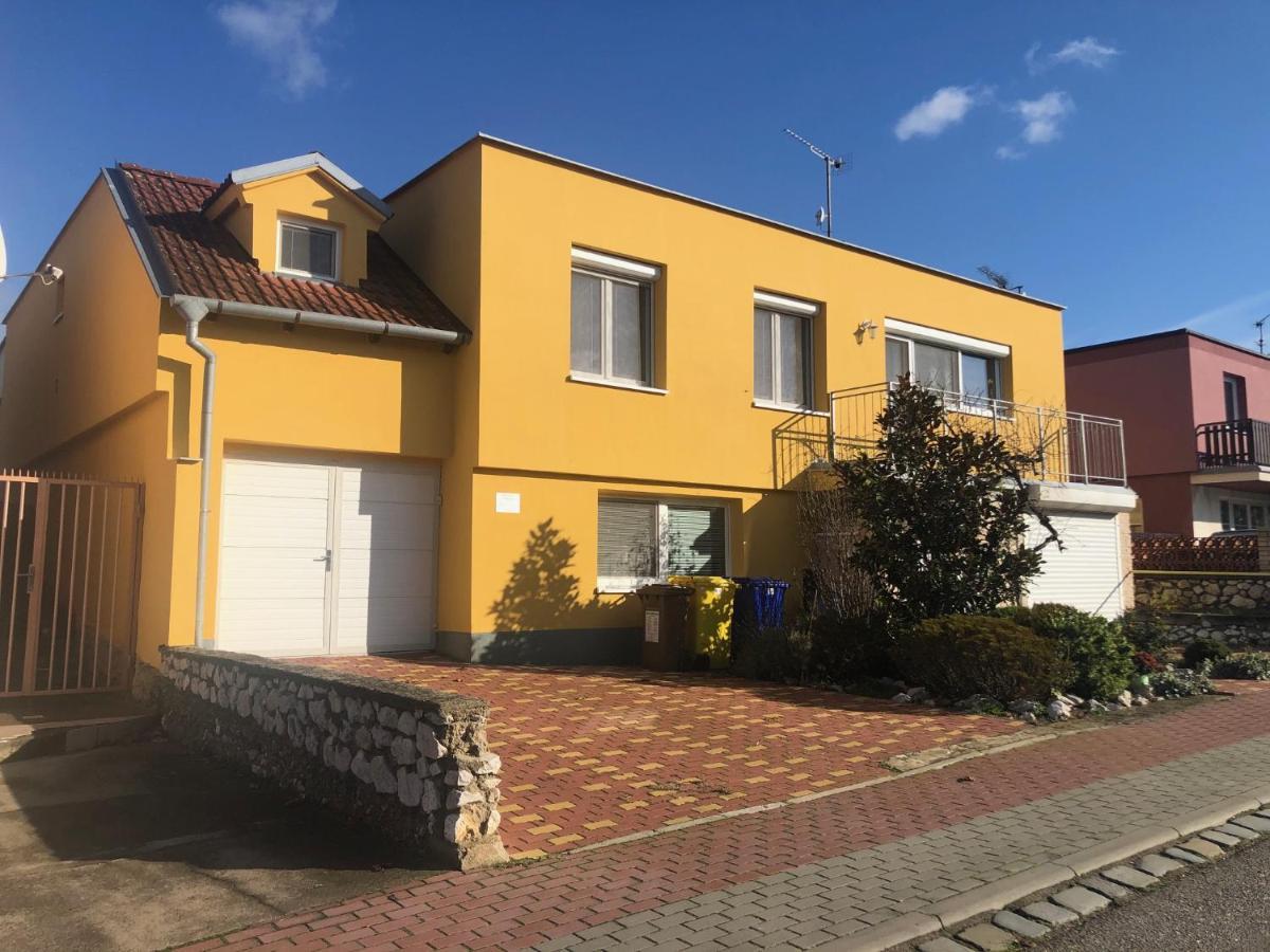Ubytovani U Jerabku - Parkovani Zdarma Mikulov Extérieur photo