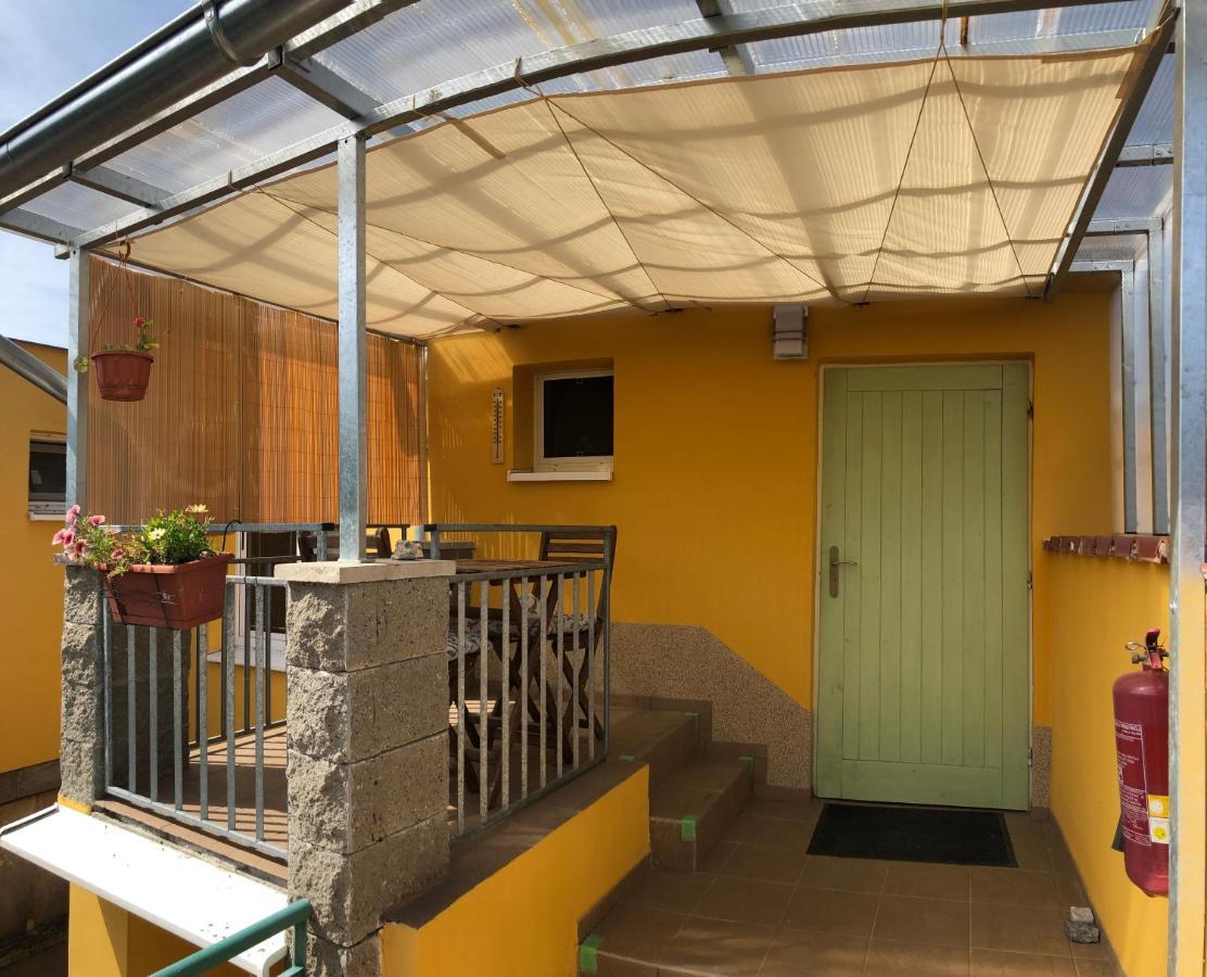 Ubytovani U Jerabku - Parkovani Zdarma Mikulov Extérieur photo